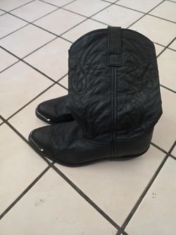 Men's or Teens Cowboy boots Leather Laredo lightly used $30