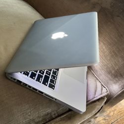 Apple MacBook Pro 13” screen intel core i5 Processor 8GB RAM 256GB STORAGE SSD DRIVE $140