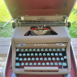 Royal Quiet De Luxe