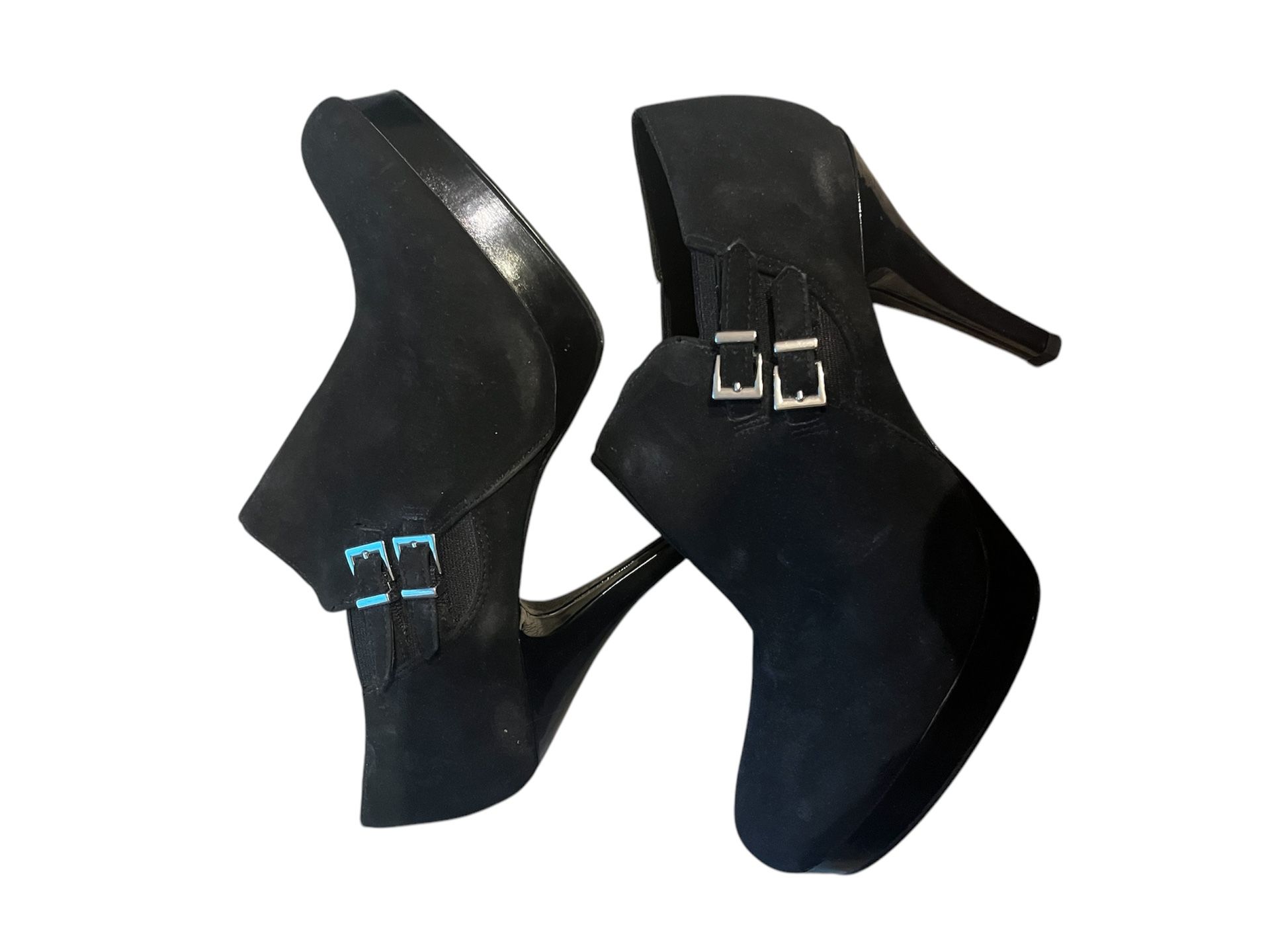 Fioni Size 9 Buckled High Heels