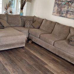 Velvet couch and great condition