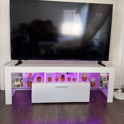 58 Inch INSIGNIA TV