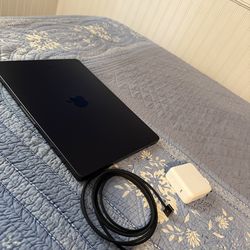 MacBook Pro 14” M5 – 16GB – Brand New