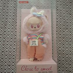 Labubu Close To Sweet 