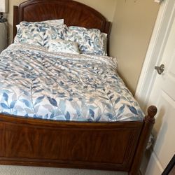 Full Size Bed — Mahogany Wood