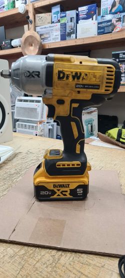 DEWALT
20V MAX Cordless 1/2 in. Impact Wrench Battery Included (Model:DCF900)