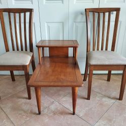 2 Chairs With Coffee Table