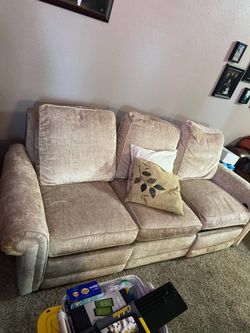 Plush Beige Velvet Reclining Sofa / 3-Seat Motion Couch