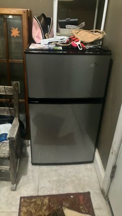 Arctic king mini fridge with freezer