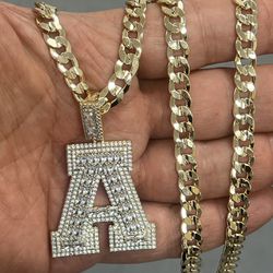 get your simulated diamonds handcrafted settings 2.5”initial Necklace available A-Z🔥🔥