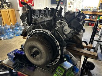 Mercedes Benz 5.0L V8 w/ Auto