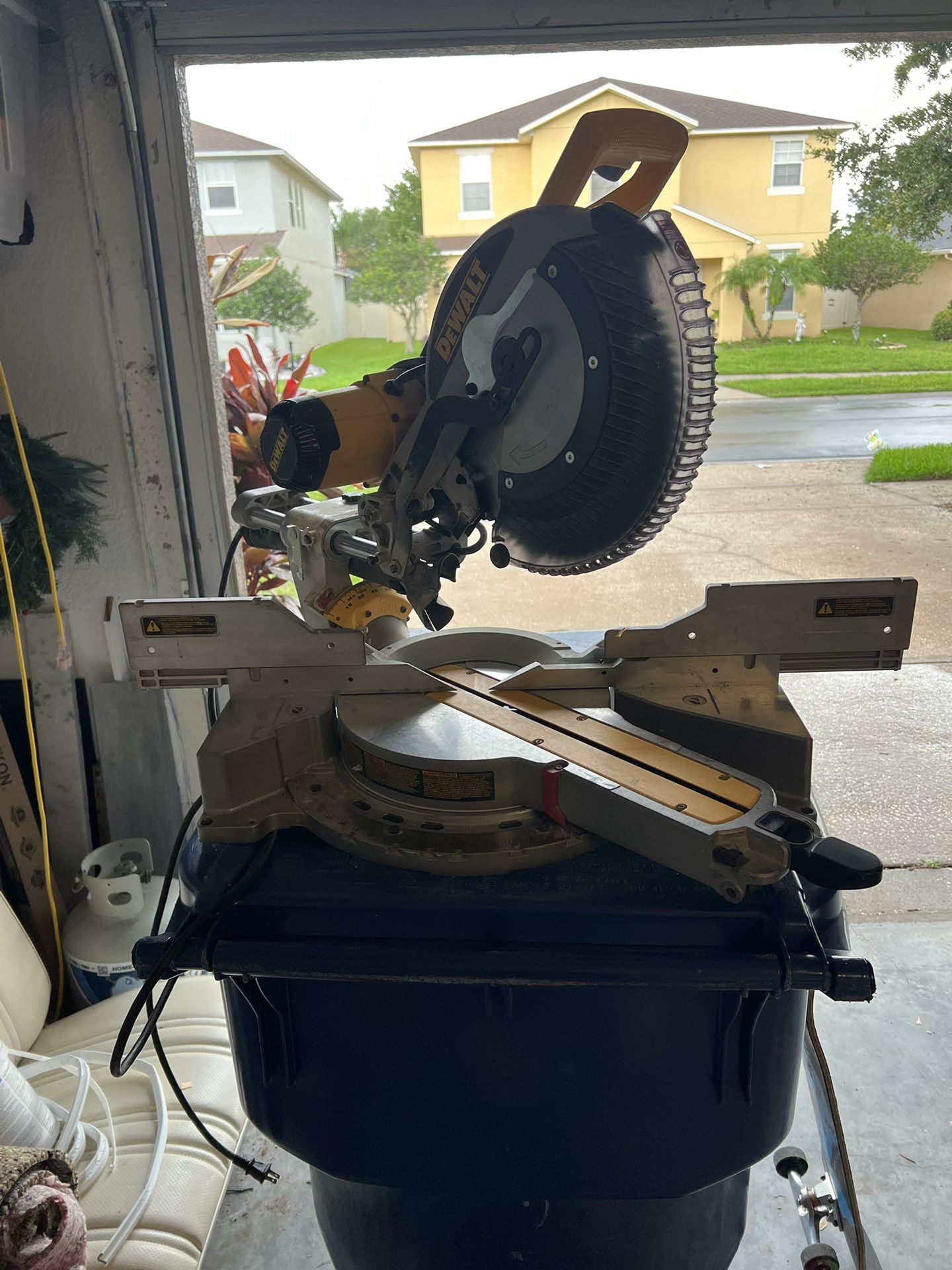 Dewalt Compound Mitre Saw