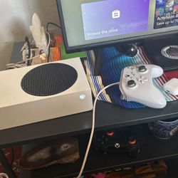 xbox series s with two controllers 