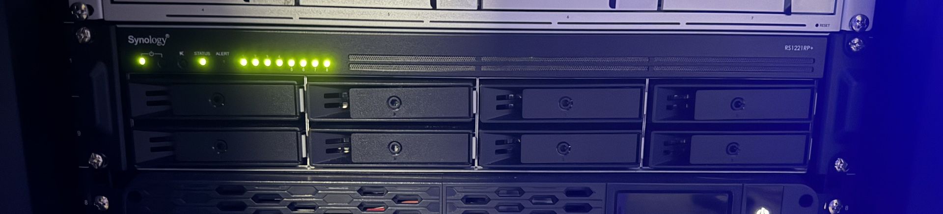 NAS - Synology RS1221RP+