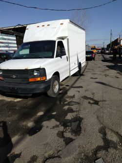 Chevorlet Xpress Box truck super clean Business ready!!!