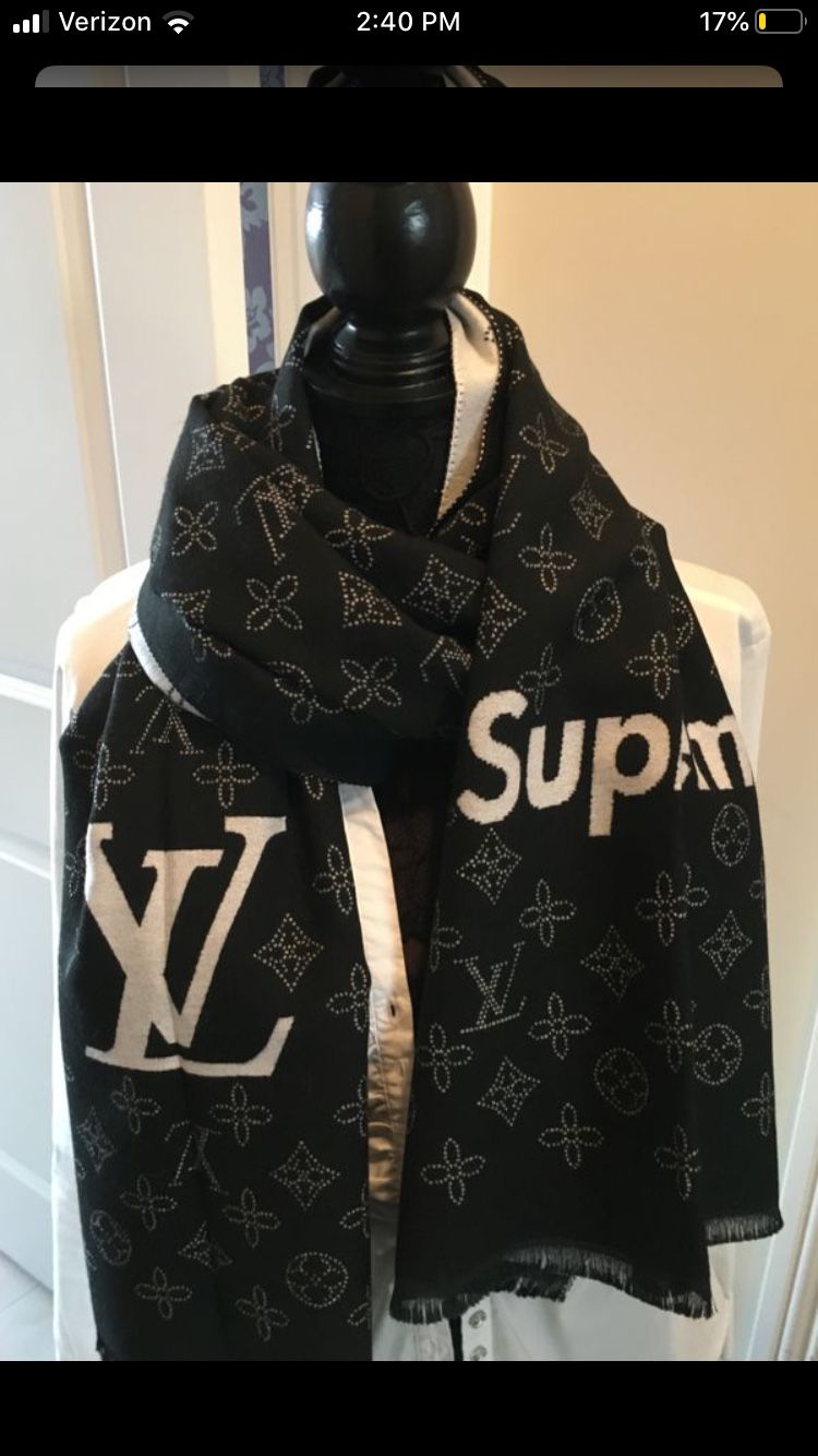New authentic Louis Vuitton monogram black cashmere scarf