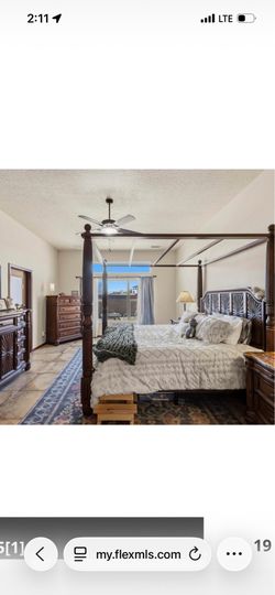 Cindy Crawford King Bedroom set (5 pieces)
