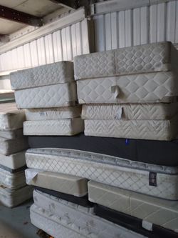 Set pair king box springs 65.00