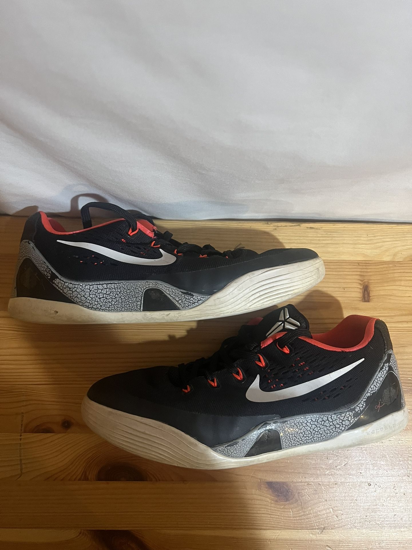 Kobe 9 EM GS 'Laser Crimson' 653593-001 Size 7Y Pre Owned No Box $60 Meet Up In Irving @dfwgoods