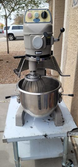 GLOBE 20 QUART BENCH MIXER 