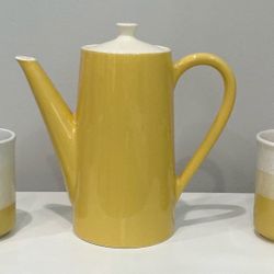 Vintage Retro Yellow & Cream Coffee Pot with Lid & 2 Matching Mugs