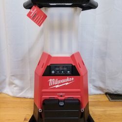Milwaukee M18 Radius Site Light w/ONE-Key 9000 Lumens 