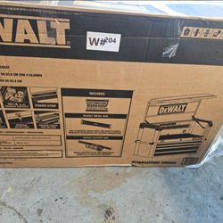 ✨️ $370  DEWALT 37in 4-Drawer Chest W#215