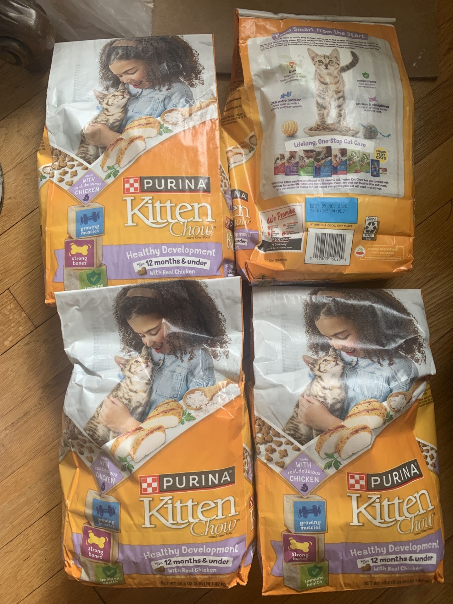 Purina kitten chow food made with chicken
