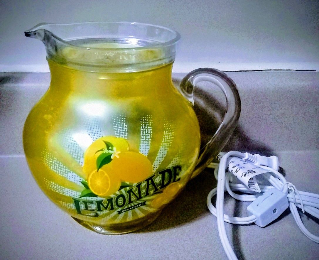 Scentsy Warmer Lemonade Pitcher Retired