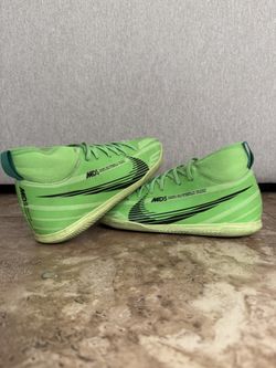 Nike MDS Indoor Soccer Shoes (Boys 6)