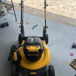 dewalt 18a-u2c2738 Lawn Mower(tool Only)