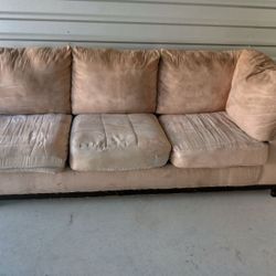 Sectional Couch And Table 