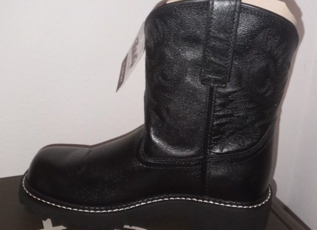 ARIAT WOMENS  BLACK BOOTS  6.5 & 8