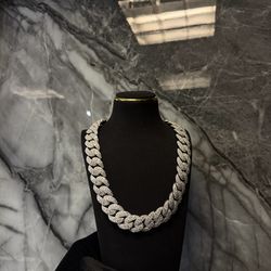 Moissanite Cuban Chain