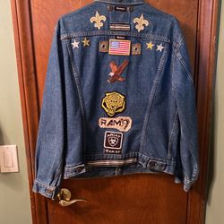 Levi’s Jean Jacket W / Patches