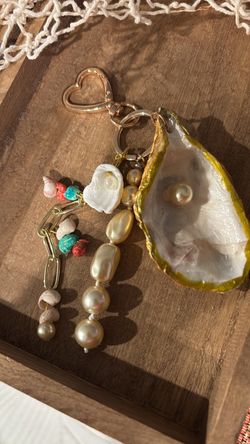 Sea Shells jewelry dispenser