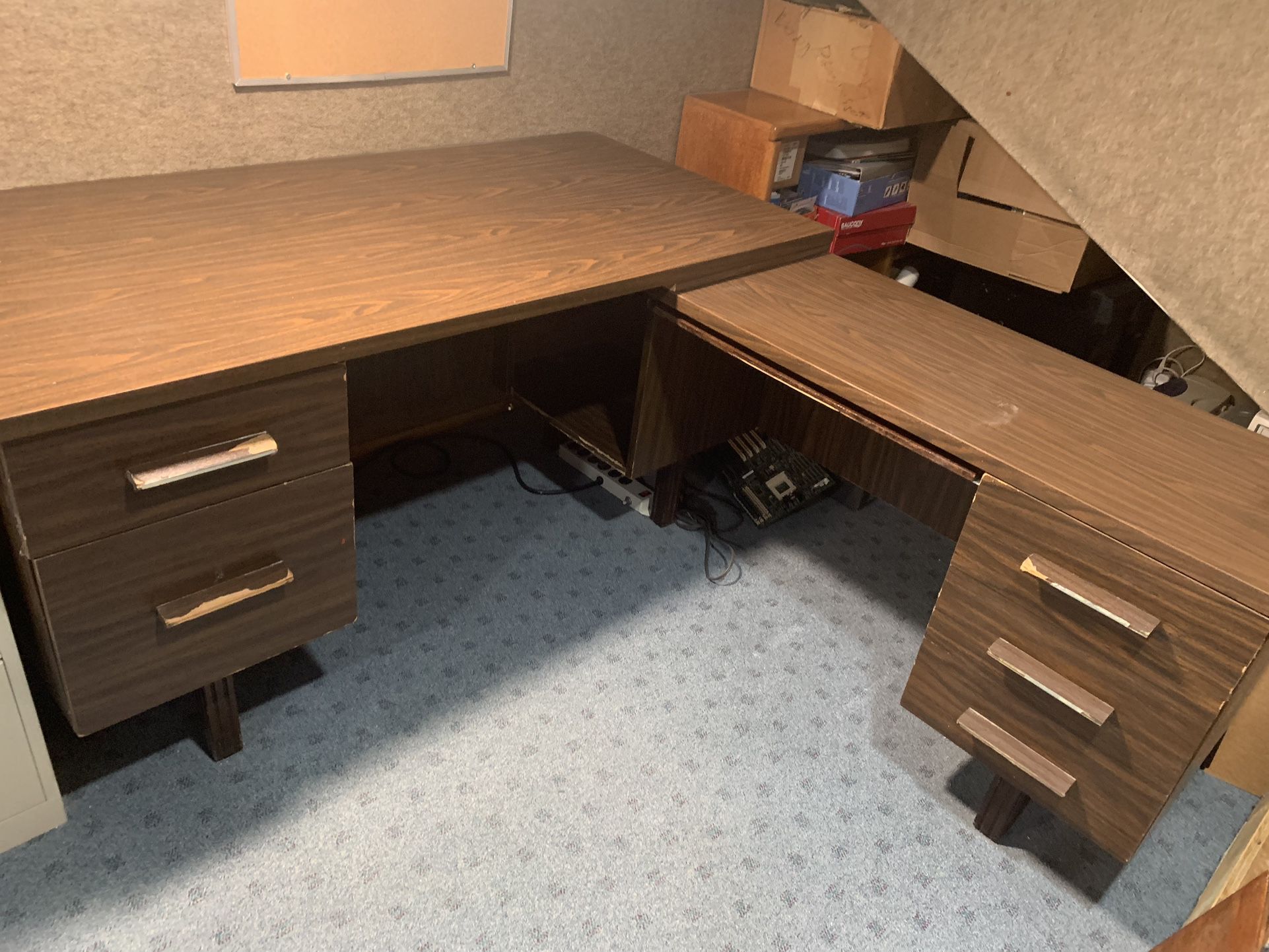 FREE Desk- Sturdy Wood With Side Arm & 5 Drawersw