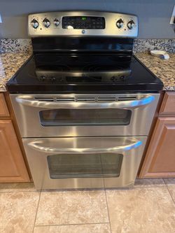 GE 30” Free Standing Electric Double Oven