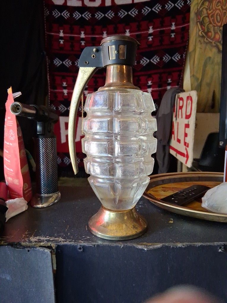 VINTAGE 50'S ERA GRENADE DECANTER MUSIC BOX RARE RETRO