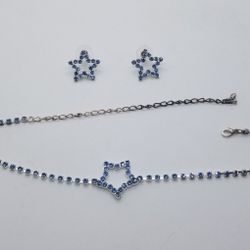 Blue star choker earrings