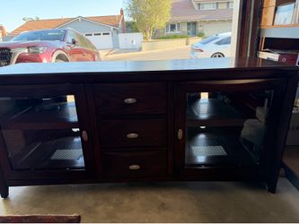 Entertainment center