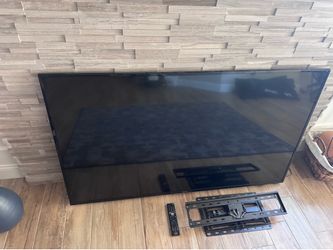 65” Sony 4K Ultra HD Smart TV 120hz w/ Wall Mount & Remote