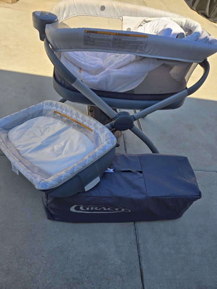 3 In 1- Play Pen, Bassinet, Baby Changer