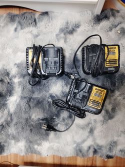 DeWalt DCB112 12V/20V Battery Chargers – Lot of 3