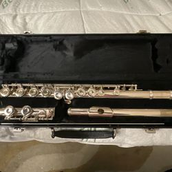 Brand New Condition Armstrong 104 Student Flute Only Used A Couple Of Times Like I Said Brand New Condition