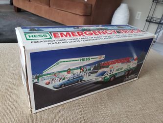 1996 HESS Gasoline Gas & Oil Toy Battery Operated Emergency Truck New n Box