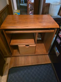 Computer desk