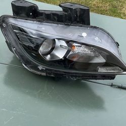 2022 2023 Hyundai Kona Right Passenger Side Halogen Headlight OEM