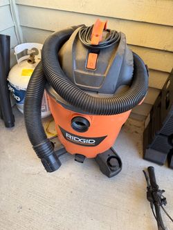 RIDGID Wet/Dry Shop Vacuum with Hose
