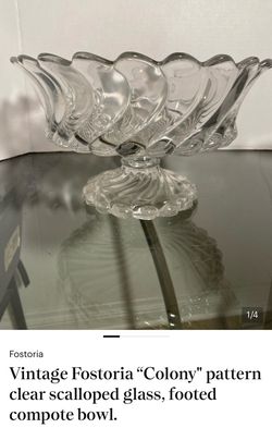 Vintage Fostoria "Colony" pattern clear scalloped glass, footed compote bowl, with swirled scallop design and a pedestal base with matching swirl desi